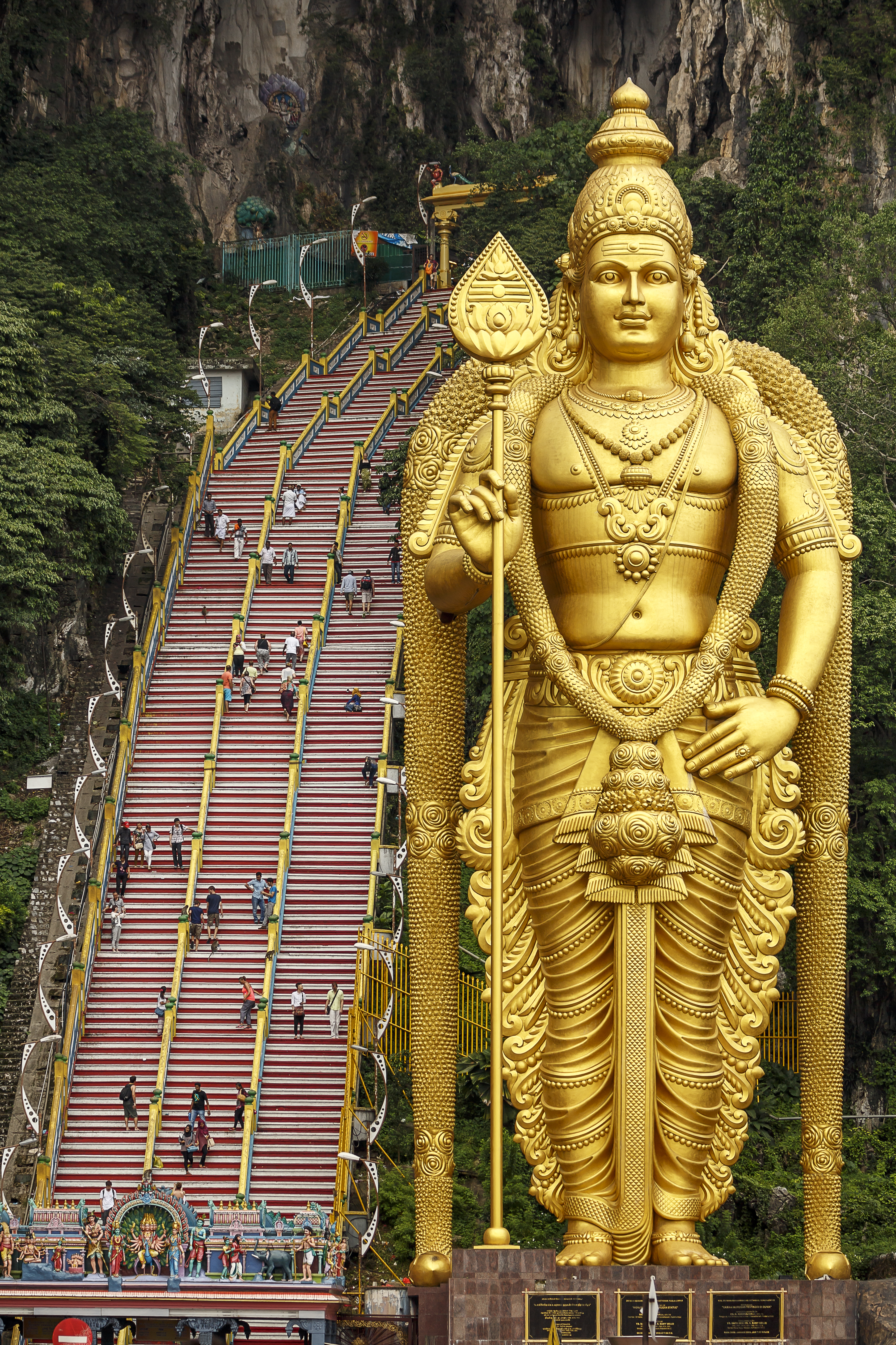 One Way Transfer from Kuala Lumpur Airport - Genting Hotel + Enrote Batu Caves ( 30Mins )