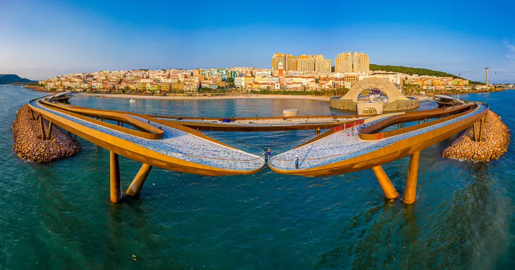  Kiss Bridge