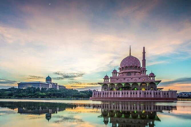 Half Day Putrajaya Tour ( 3 Hours ) [Optional Putrajaya Cruise Entrance Ticket]
